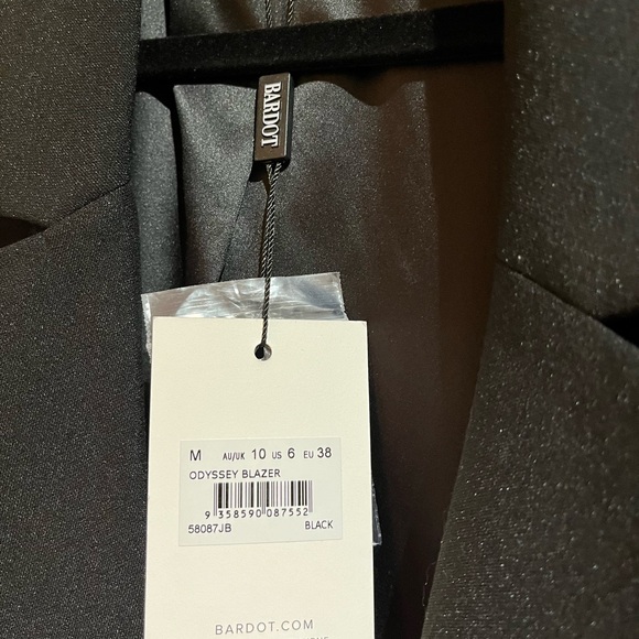 On trend! Black oversized blazer with standout style - Picture 4 of 4